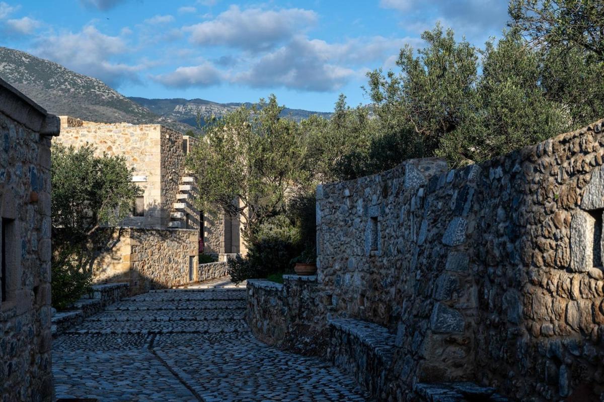 Tzokeika Traditional Settlement Riglia Buitenkant foto