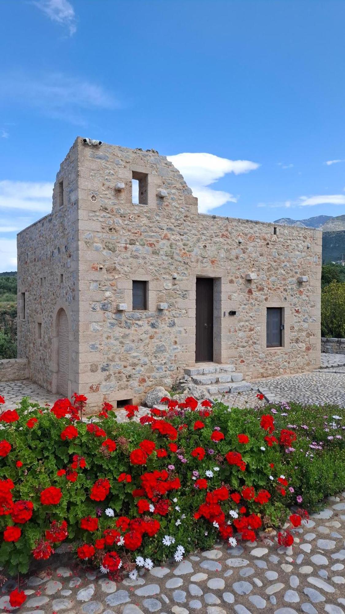 Tzokeika Traditional Settlement Riglia Buitenkant foto